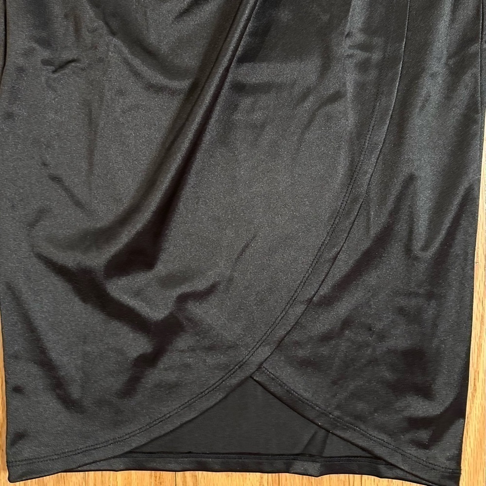 Liz & Sara little black dress satin look deep V thin strap tulip hem Large NEW - Picture 2 of 9